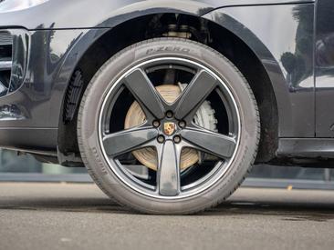 Porsche Macan S — photo 9