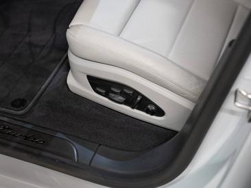 Porsche Macan Electrique Turbo — photo 21