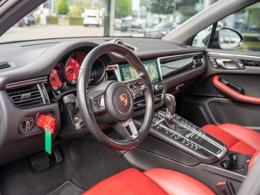 Porsche Macan S — photo 13
