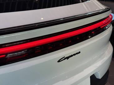 Porsche Cayenne III E-Hybrid Coupé — photo 30