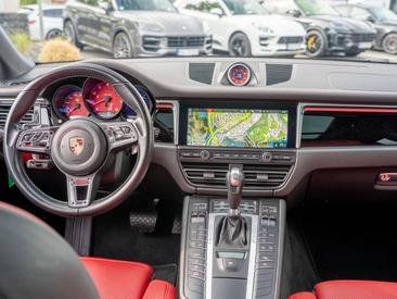 Porsche Macan S — photo 15