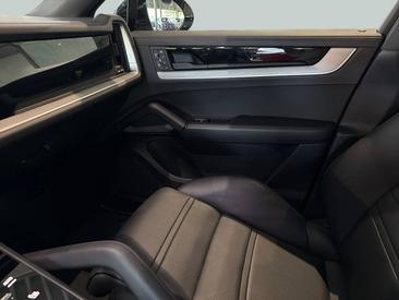 Porsche Cayenne III E-Hybrid Coupé — photo 31