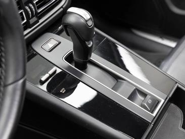 Porsche Macan S — photo 28