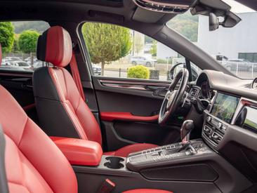 Porsche Macan S — photo 17
