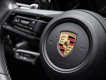 Porsche Macan S — photo 29