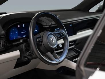 Porsche Macan Electrique Turbo — photo 30