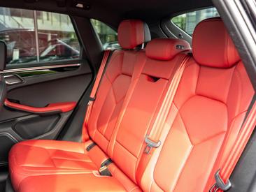 Porsche Macan S — photo 19