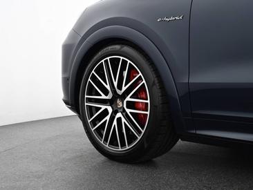 Porsche Cayenne III Turbo E-Hybrid — photo 7