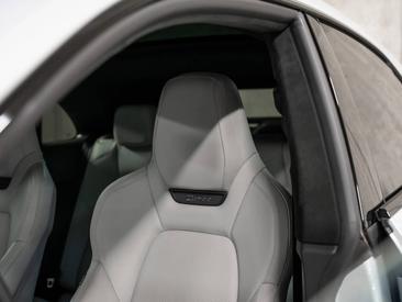 Porsche Macan Electrique Turbo — photo 36