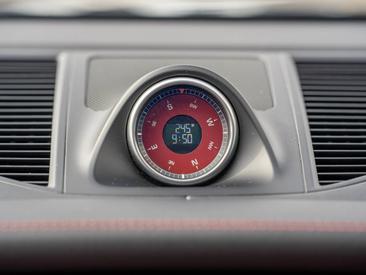 Porsche Macan S — photo 27