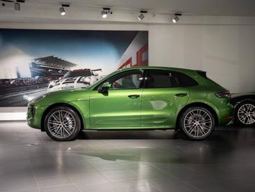 Porsche Macan Turbo — photo 2