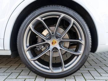 Porsche Cayenne III Coupé — photo 24