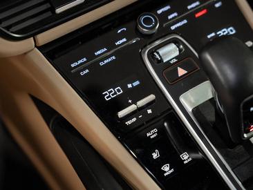 Porsche Cayenne III E-Hybrid Coupé — photo 24