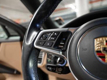 Porsche Cayenne III E-Hybrid Coupé — photo 30