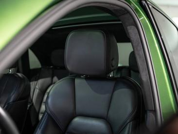 Porsche Macan Turbo — photo 20