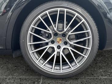 Porsche Cayenne III Coupé Platinum Edition — photo 10