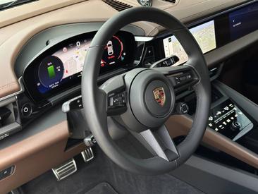 Porsche Macan Electrique 4S — photo 11