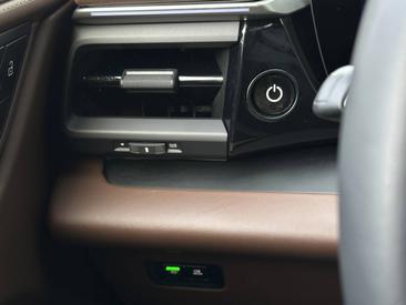 Porsche Macan Electrique 4S — photo 18