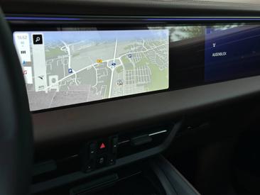 Porsche Macan Electrique 4S — photo 19