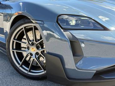 Porsche Taycan ph2 Turbo GT Mit Weissach-Paket — photo 13