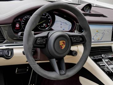 Porsche Panamera II ph2 Turbo S E-Hybrid — photo 13