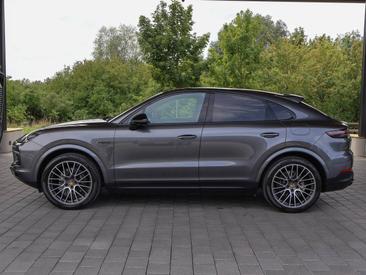 Porsche Cayenne III E-Hybrid Coupé — photo 2