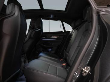 Porsche Macan Electrique 4S — photo 17