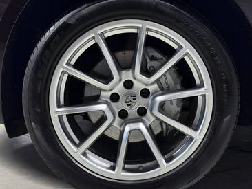 Porsche Macan S — photo 11