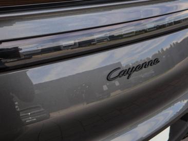 Porsche Cayenne III E-Hybrid Coupé — photo 7