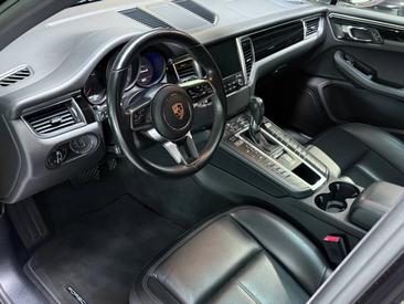 Porsche Macan S — photo 12