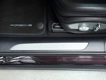 Porsche Macan S — photo 14