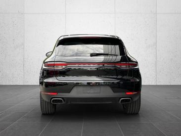 Porsche Macan — photo 5
