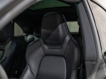 Porsche Macan Electrique 4S — photo 35