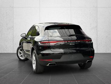 Porsche Macan — photo 9
