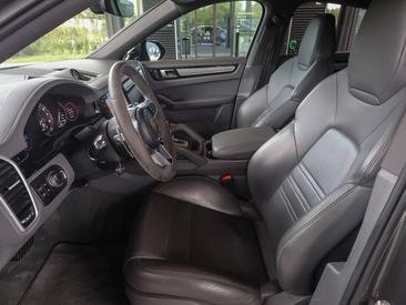 Porsche Cayenne III E-Hybrid Coupé — photo 20