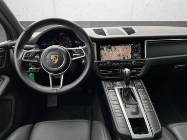 Porsche Macan — photo 12