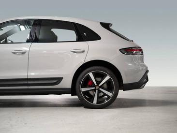 Porsche Macan S — photo 8