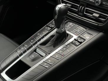 Porsche Macan — photo 14