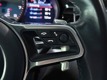 Porsche Macan S — photo 26