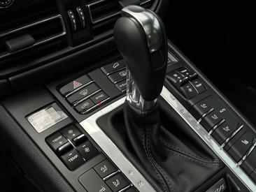 Porsche Macan — photo 15