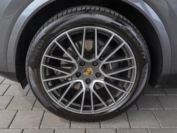 Porsche Cayenne III E-Hybrid Coupé — photo 25