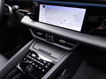 Porsche Macan Electrique 4S — photo 19