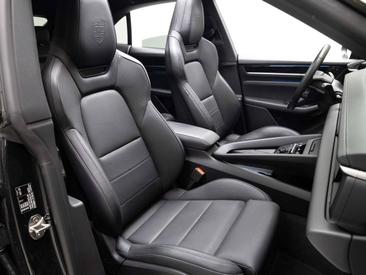 Porsche Macan Electrique 4S — photo 21