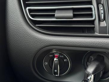 Porsche Macan — photo 18