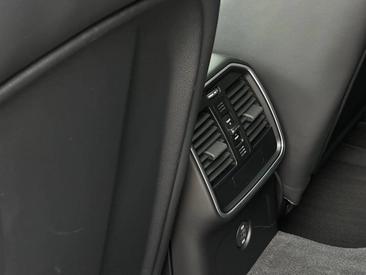 Porsche Macan — photo 19