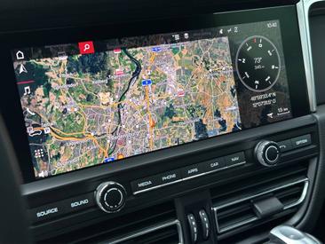 Porsche Macan — photo 22