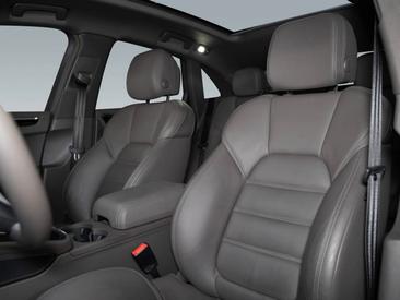 Porsche Macan S — photo 16