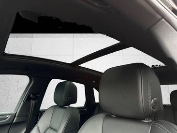 Porsche Macan — photo 24
