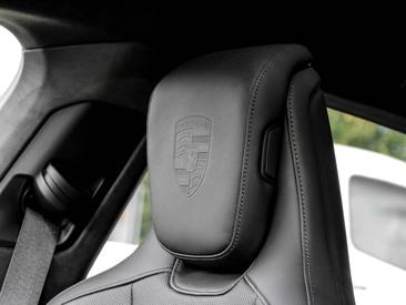 Porsche Taycan ph2 GTS Sport Turismo — photo 16