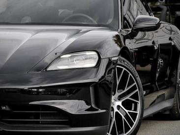 Porsche Taycan ph2 4S — photo 8